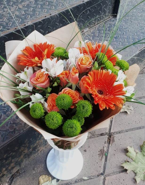 Букет цветов из: Герберы, Хризантемы, Альстромерии и Розы в Погаре