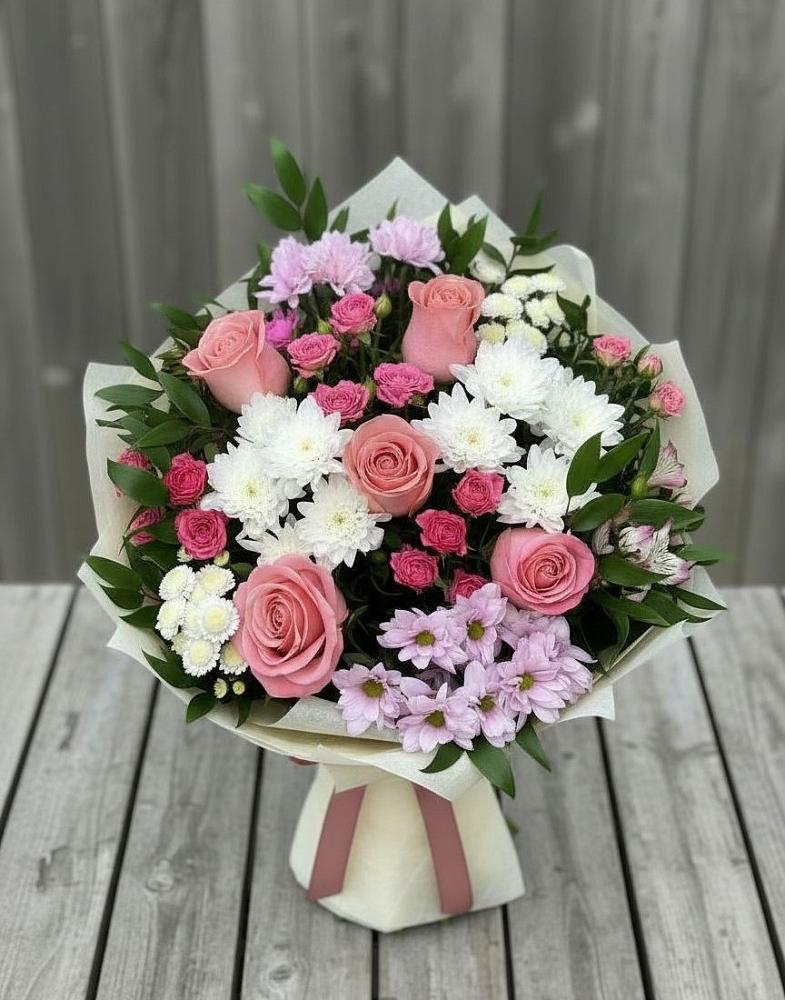Букет цветов из: Альстромерии, Гвоздики, Розы и Хризантемы в Погаре