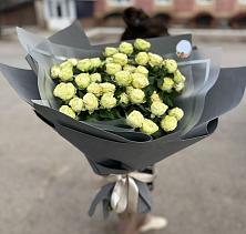 Букет Белые кустовые розы Солинеро в Погаре