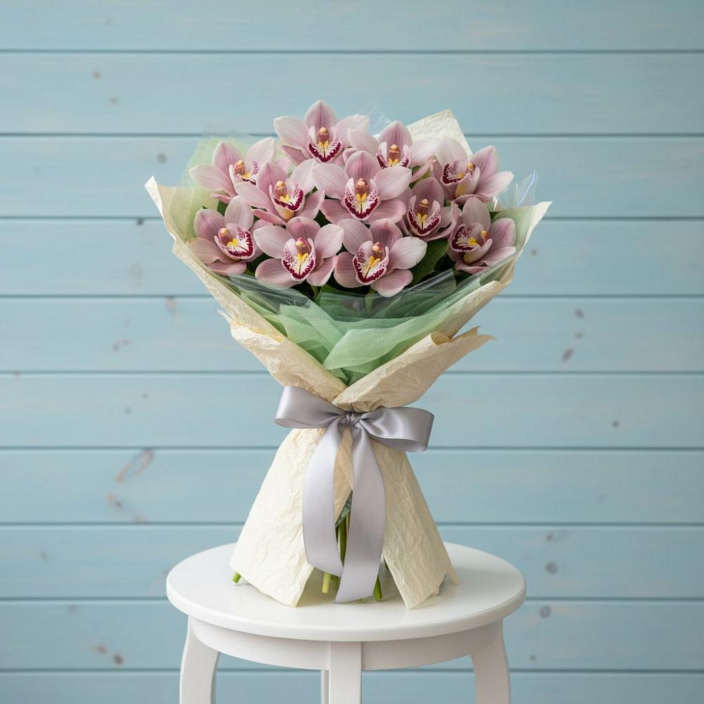 Букет цветов из: Орхидеи и Розы в Погаре