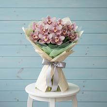 Букет цветов из:  Орхидеи и Розы #REPLACE_PRED# Погаре