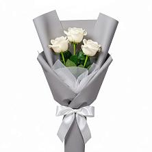 Букет 3 белые розы в Погаре