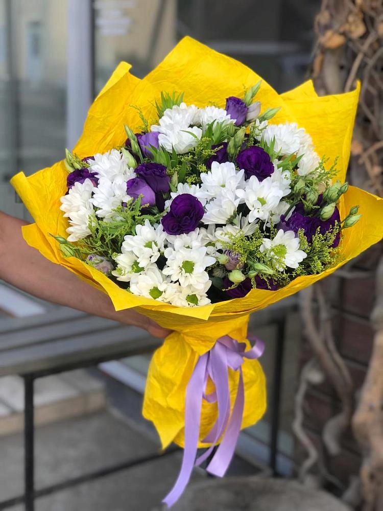 Букет цветов из: Ирисы, Хризантемы и Ромашки в Погаре
