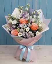 Букет цветов из:  Лизиантусы, Розы, Альстромерии и Гипсофила в Погаре