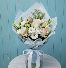 Букет цветов из:  Розы и Лизиантусы в Погаре