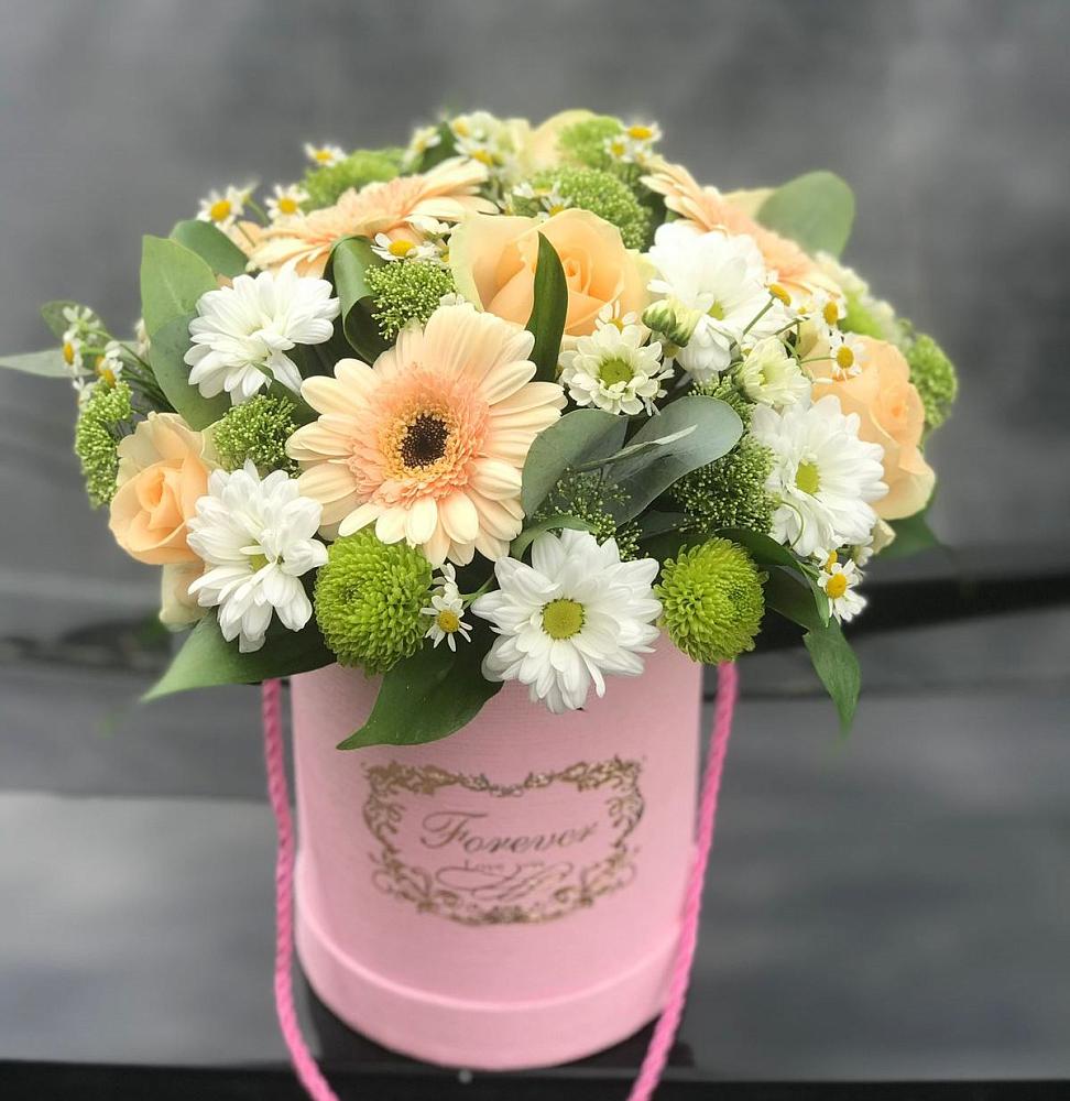 Цветочная композиция из Розы, Герберы и Хризантемы в шляпной коробке в Погаре