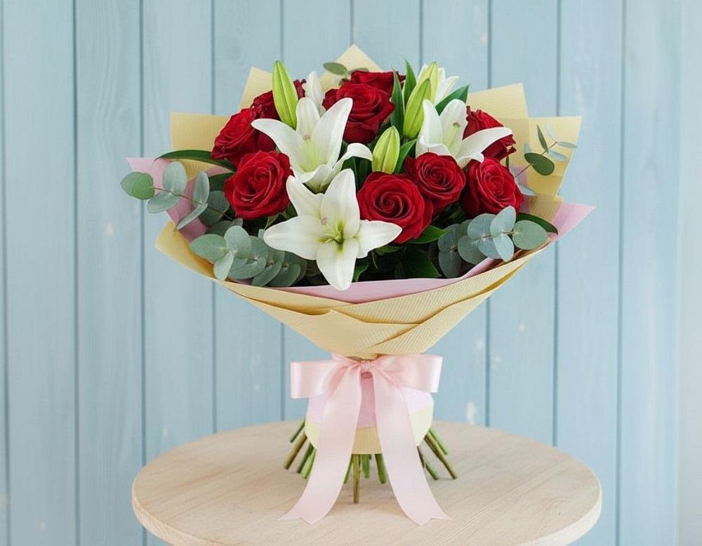 Букет цветов из: Лилии и Розы в Погаре